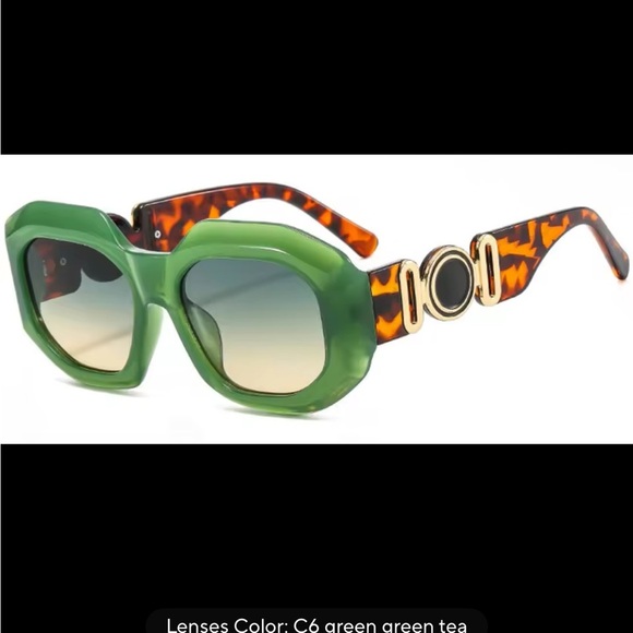 Chic Green Square Sunglasses - Picture 2 of 2